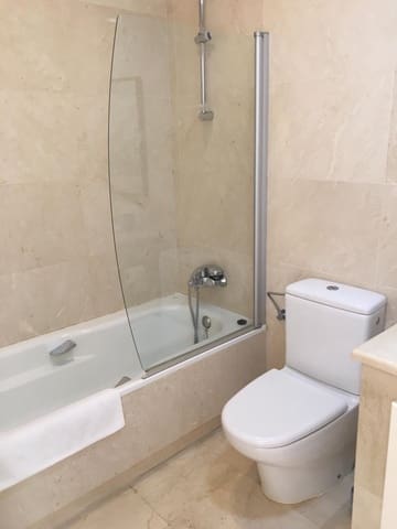 2 makuuhuone Huoneisto vuokrattavana paikassa Los Alcázares mukana uima-altaan 
autotalli - 1 175 € (Ref: 6482232)