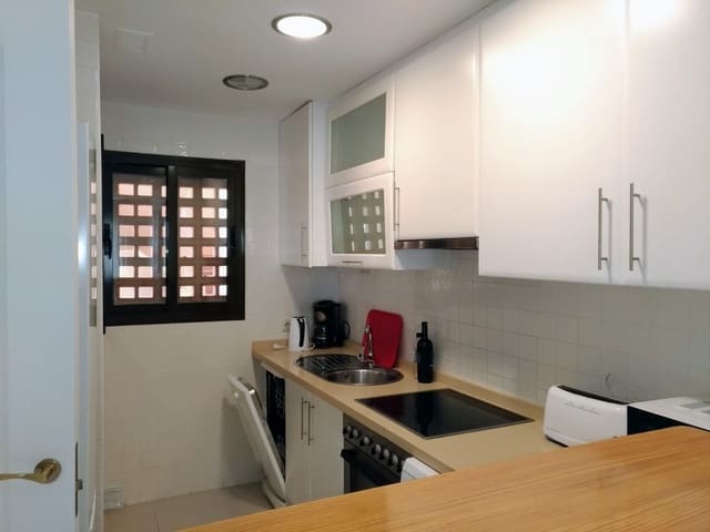 2 makuuhuone Huoneisto vuokrattavana paikassa Los Alcázares mukana uima-altaan 
autotalli - 1 175 € (Ref: 6482232)