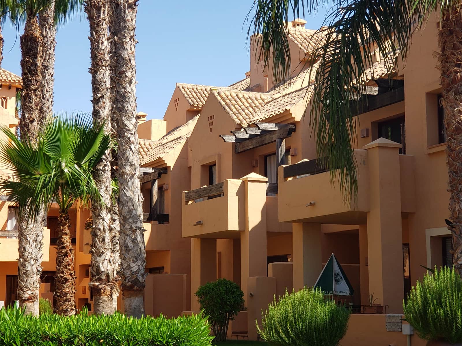 3 soveværelse Lejlighed til leje i Los Alcazares med swimmingpool garage - € 1.200 (Ref: 7174635)