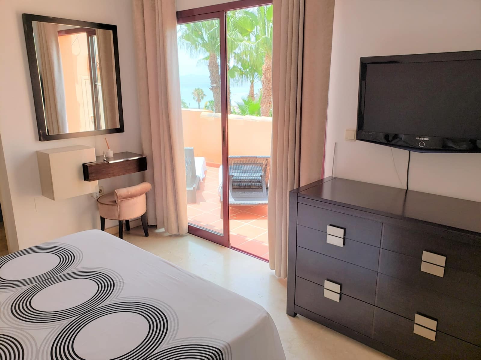 3 soveværelse Lejlighed til leje i Los Alcazares med swimmingpool garage - € 1.200 (Ref: 7174635)