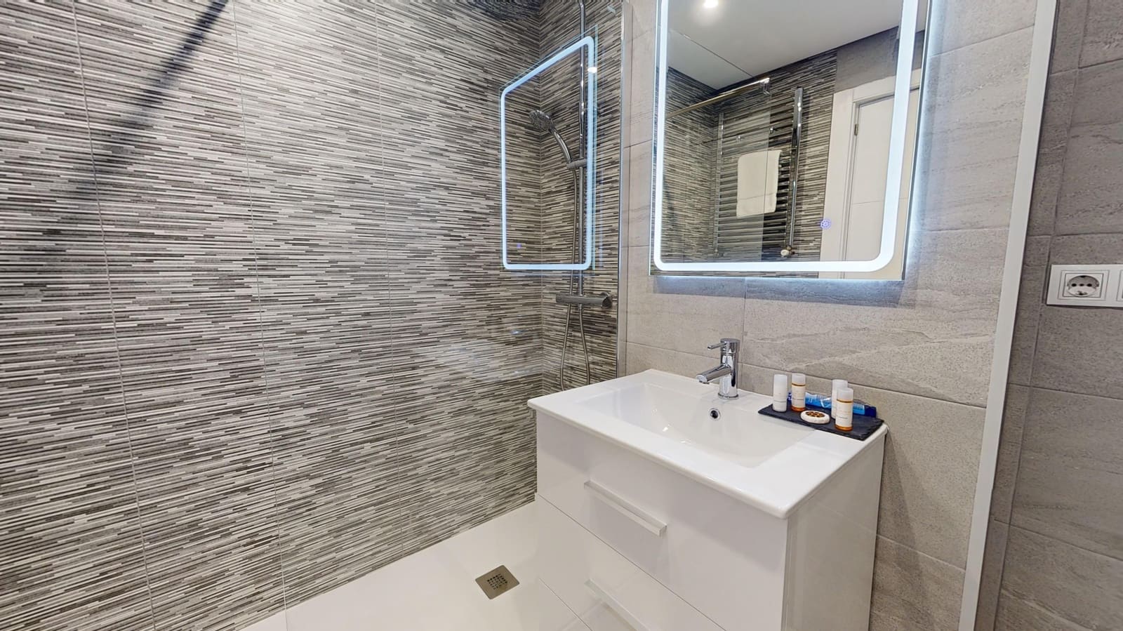 2 soveværelse Lejlighed til leje i Roldan med swimmingpool garage - € 1.175 (Ref: 8126965)