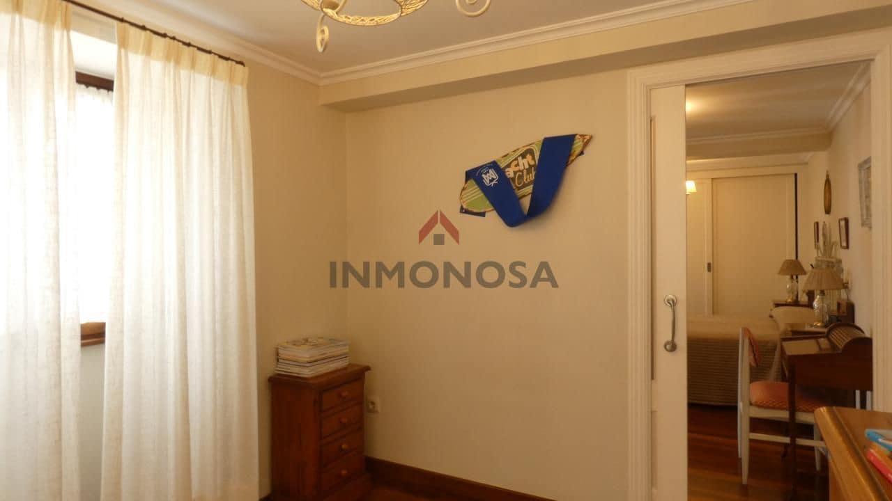 5 camera da letto Villa in vendita in Ferrol con garage - 380.000 € (Rif: 9591968)