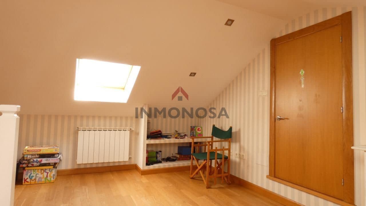 5 camera da letto Villa in vendita in Ferrol con garage - 380.000 € (Rif: 9591968)