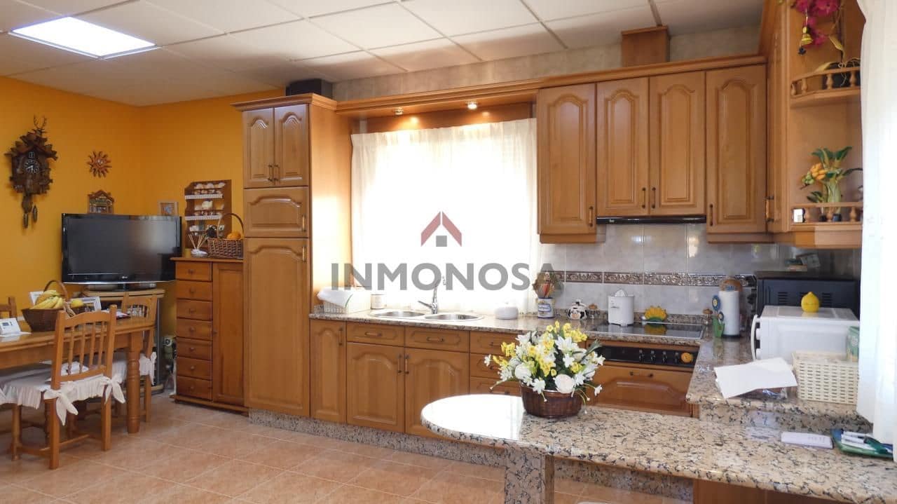 2 makuuhuone Maalaistalo myytävänä paikassa Fene mukana 
autotalli - 200 000 € (Ref: 9591976)