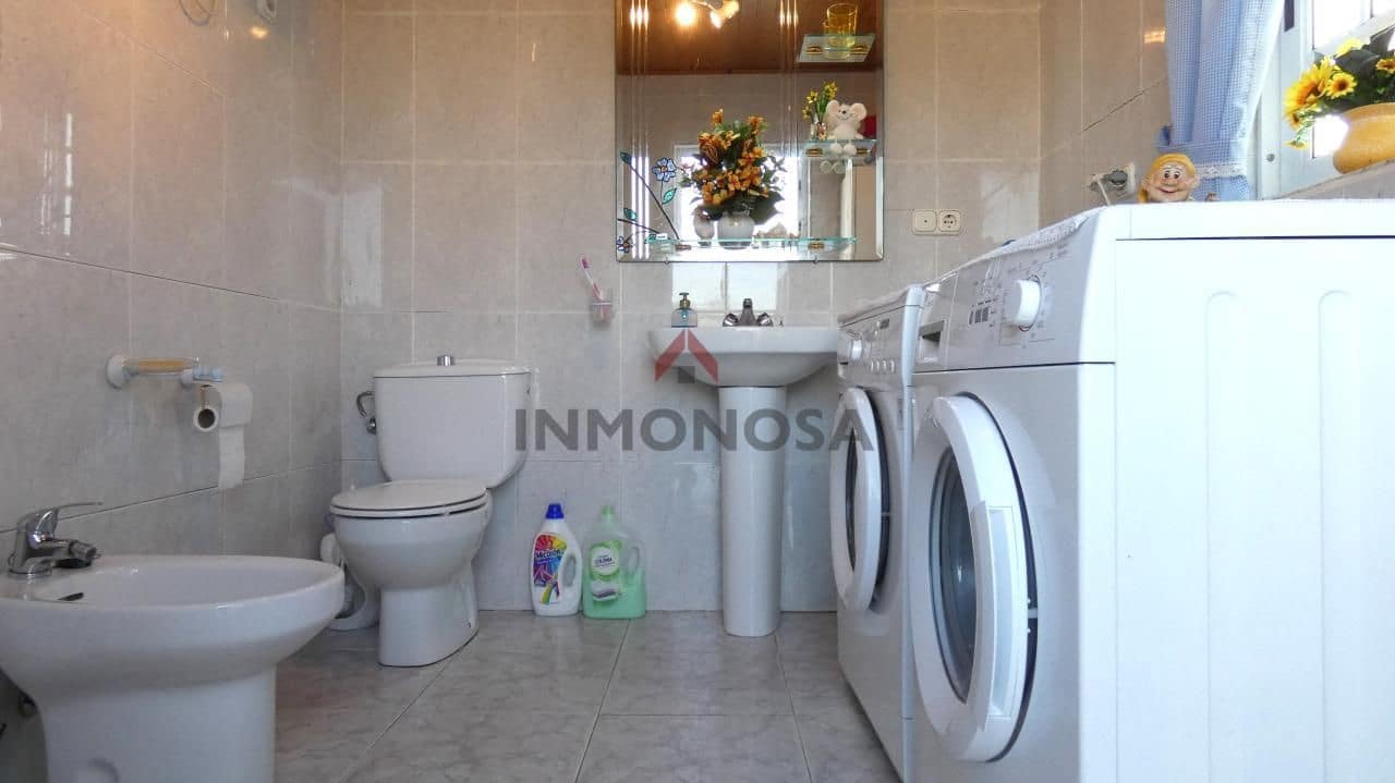 2 makuuhuone Maalaistalo myytävänä paikassa Fene mukana 
autotalli - 200 000 € (Ref: 9591976)