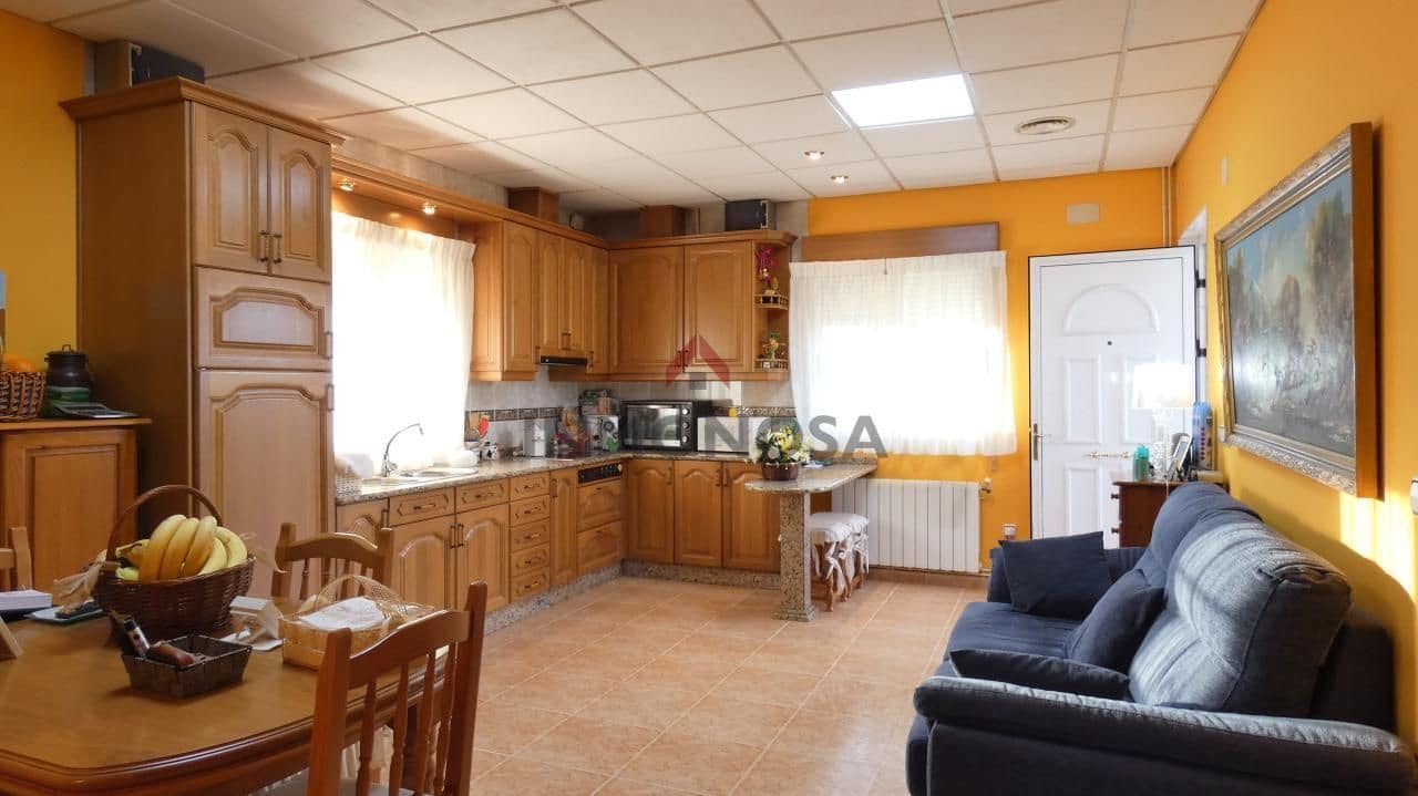 2 makuuhuone Maalaistalo myytävänä paikassa Fene mukana 
autotalli - 200 000 € (Ref: 9591976)