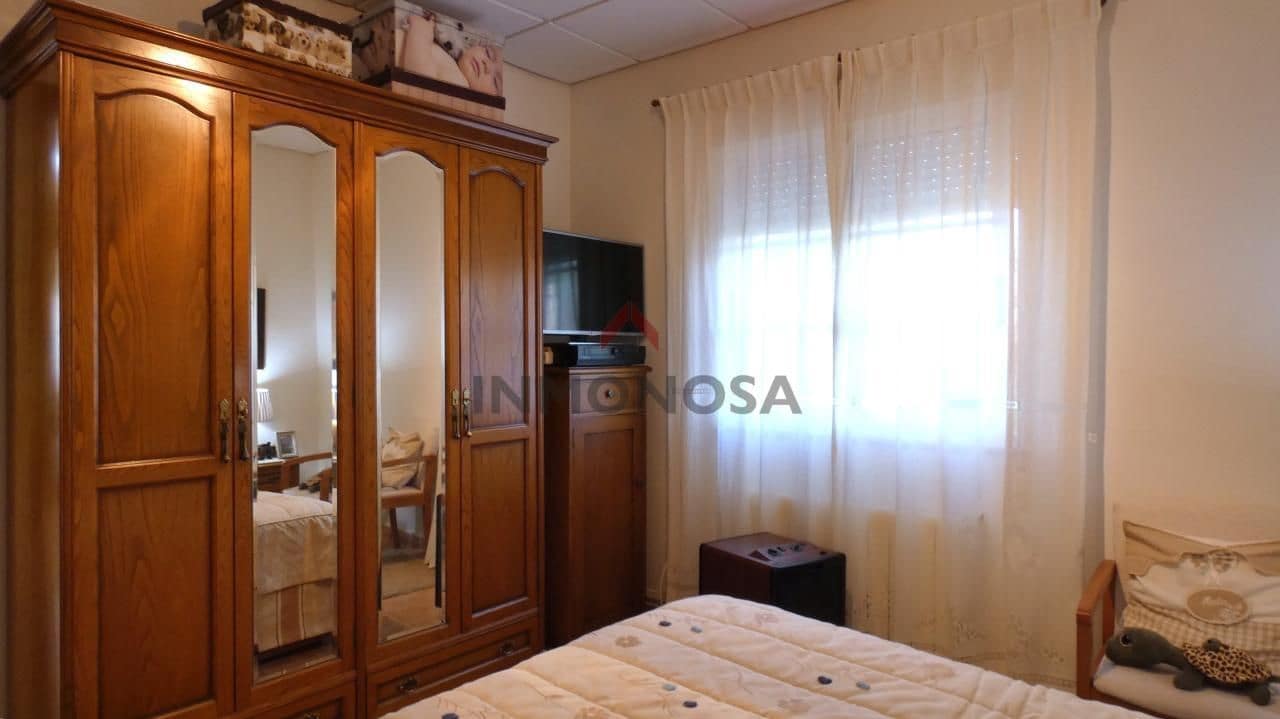 2 makuuhuone Maalaistalo myytävänä paikassa Fene mukana 
autotalli - 200 000 € (Ref: 9591976)