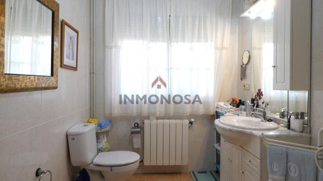 2 makuuhuone Maalaistalo myytävänä paikassa Fene mukana 
autotalli - 200 000 € (Ref: 9591976)