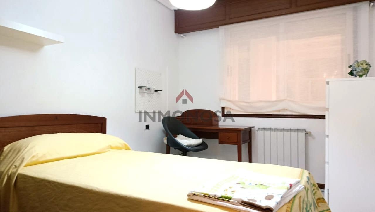 3 Zimmer Wohnung zu vermieten in Ferrol mit Garage - 800 € (Ref: 9591980)