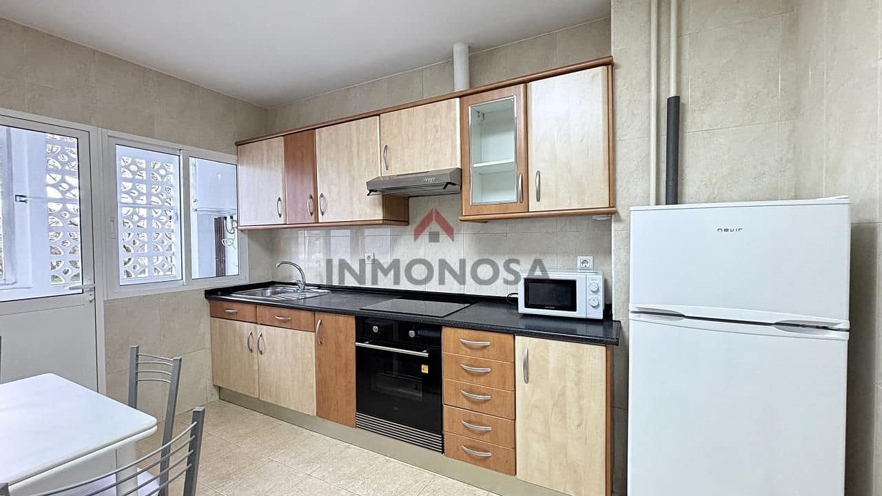 3 Zimmer Wohnung zu vermieten in Ferrol mit Garage - 700 € (Ref: 9591981)