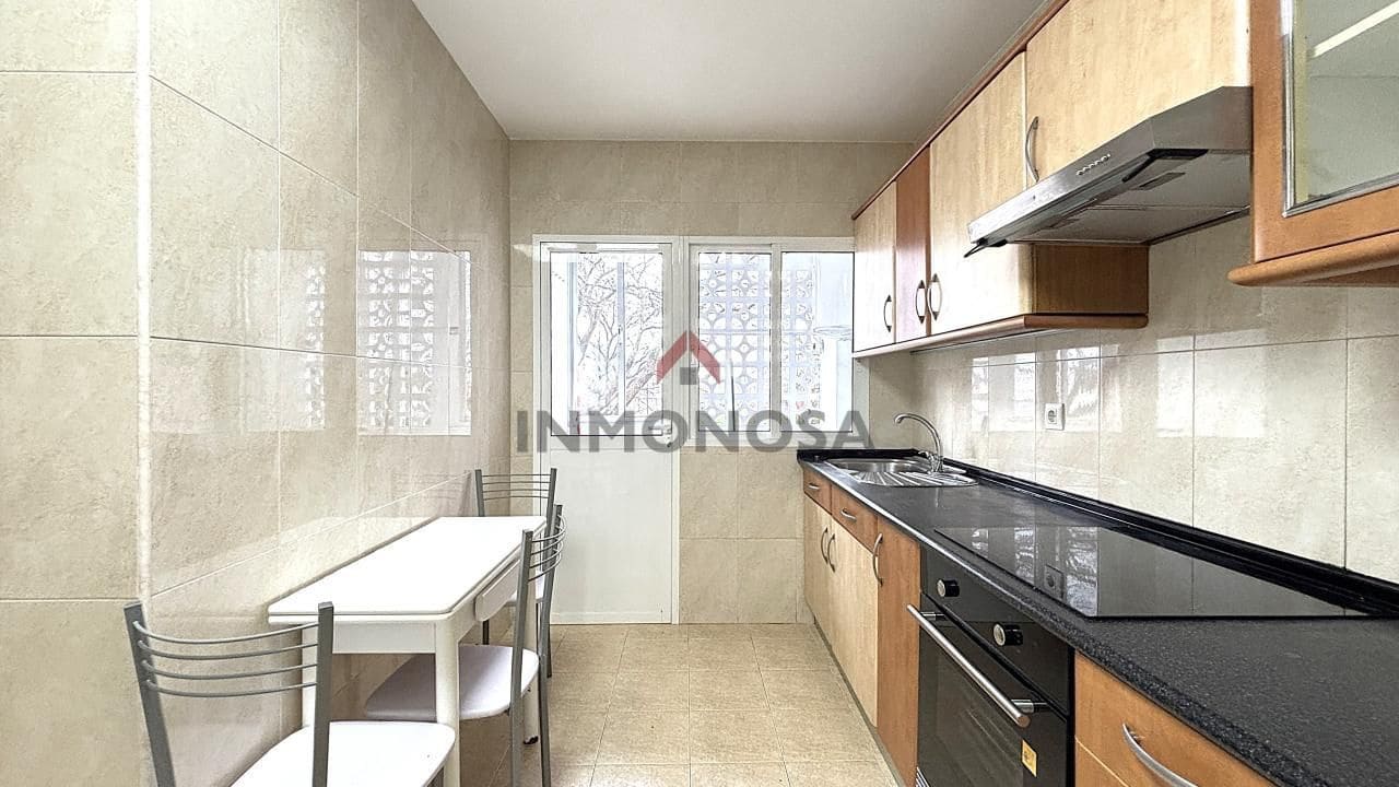 3 Zimmer Wohnung zu vermieten in Ferrol mit Garage - 700 € (Ref: 9591981)