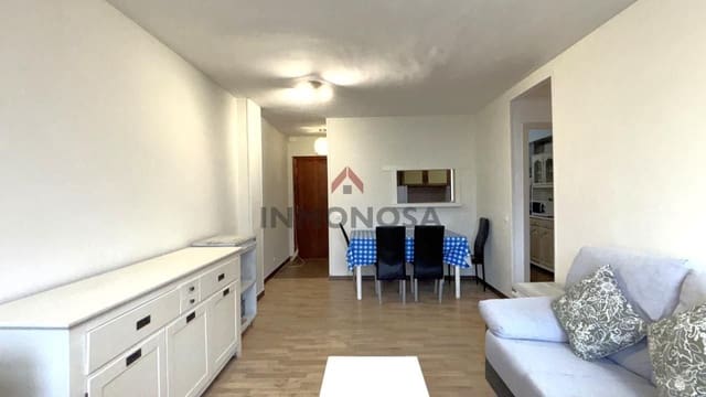 4 bedroom Flat for rent in Ferrol - € 800 (Ref: 9591982)