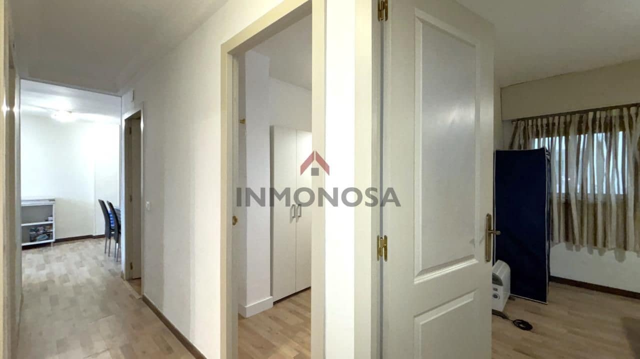 4 Zimmer Wohnung zu vermieten in Ferrol - 800 € (Ref: 9591982)