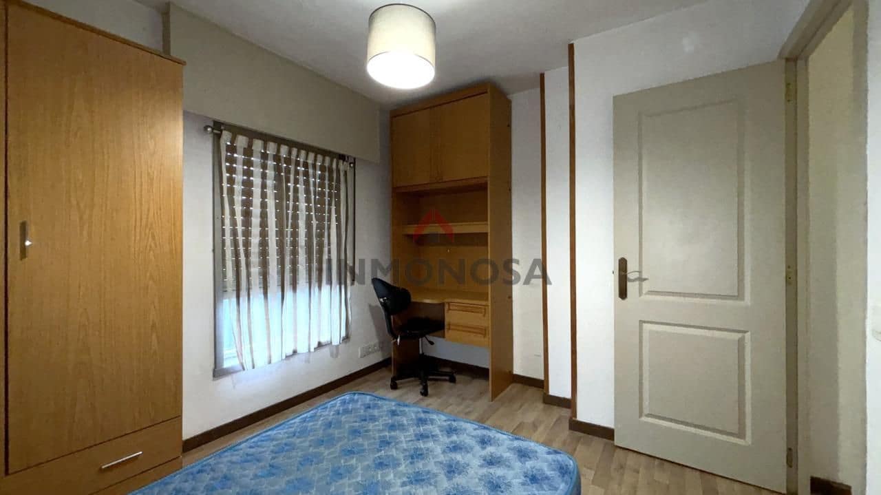 4 Zimmer Wohnung zu vermieten in Ferrol - 800 € (Ref: 9591982)
