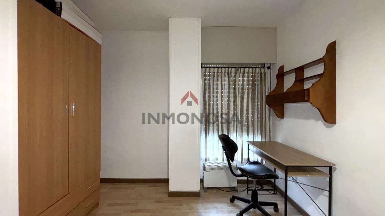 4 Zimmer Wohnung zu vermieten in Ferrol - 800 € (Ref: 9591982)