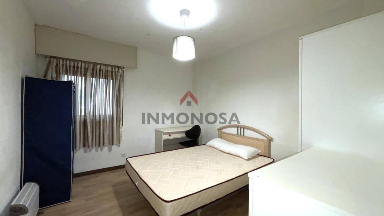 4 Zimmer Wohnung zu vermieten in Ferrol - 800 € (Ref: 9591982)