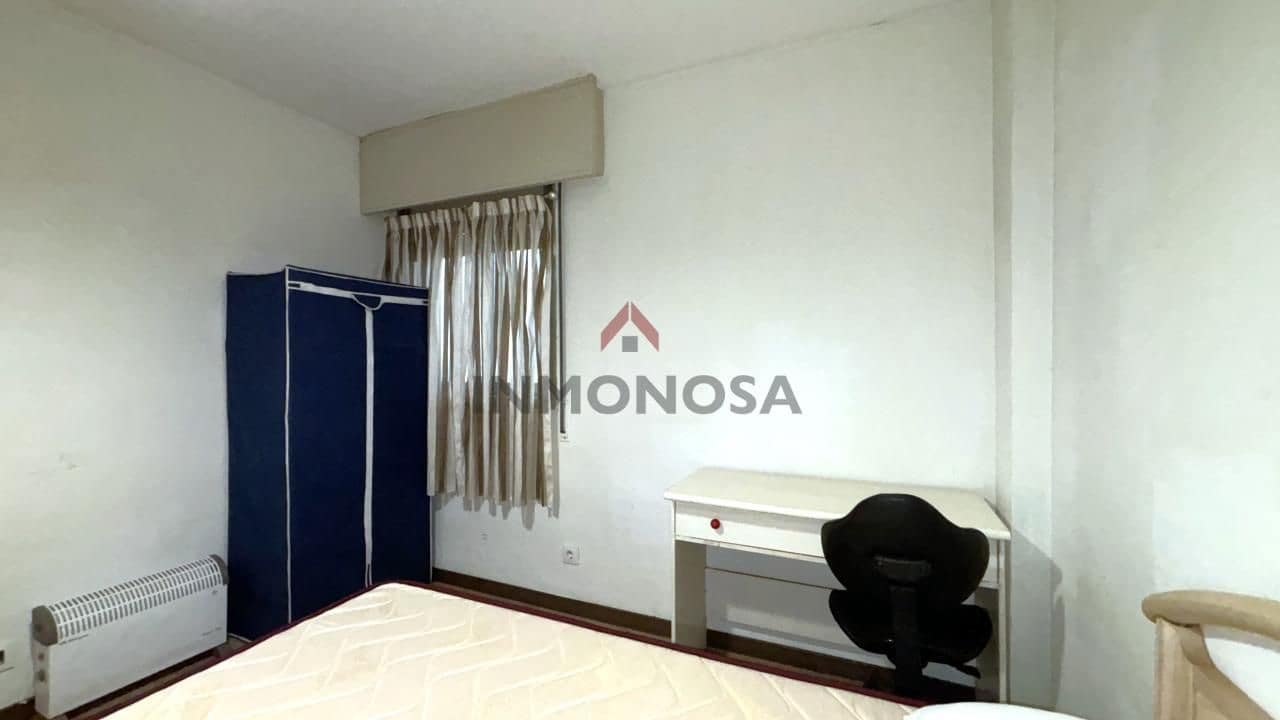 4 Zimmer Wohnung zu vermieten in Ferrol - 800 € (Ref: 9591982)