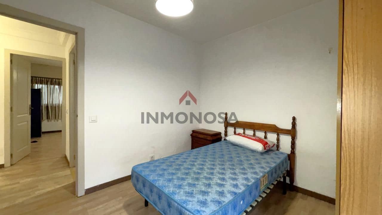 4 Zimmer Wohnung zu vermieten in Ferrol - 800 € (Ref: 9591982)