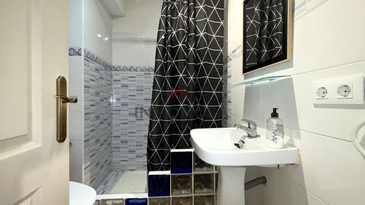 4 Zimmer Wohnung zu vermieten in Ferrol - 800 € (Ref: 9591982)