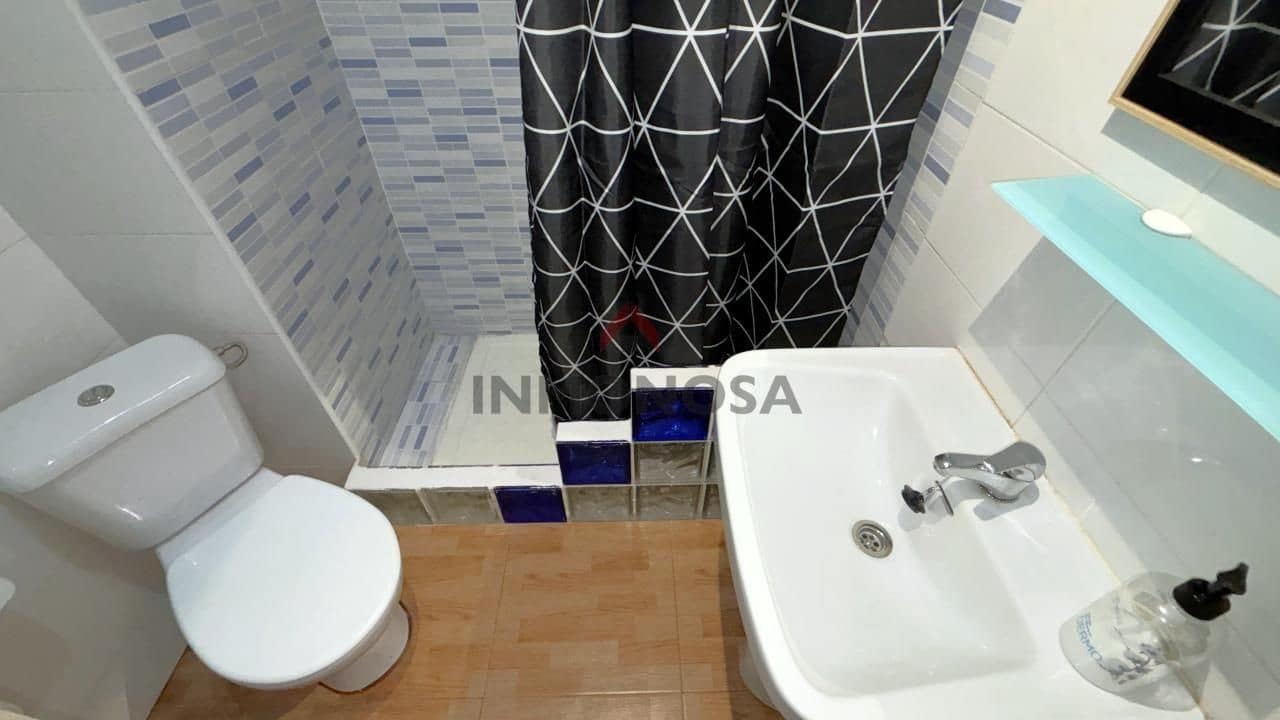 4 Zimmer Wohnung zu vermieten in Ferrol - 800 € (Ref: 9591982)