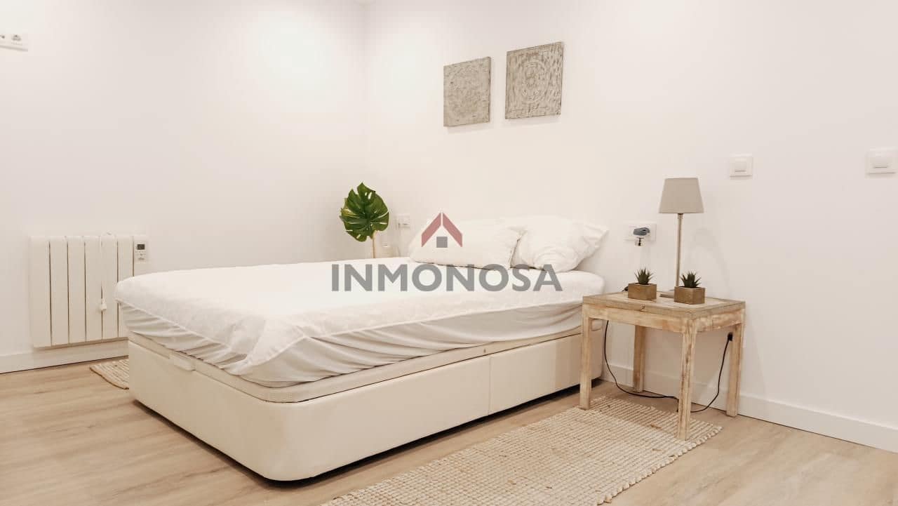 1 Zimmer Apartment zu vermieten in Ferrol - 700 € (Ref: 9591983)