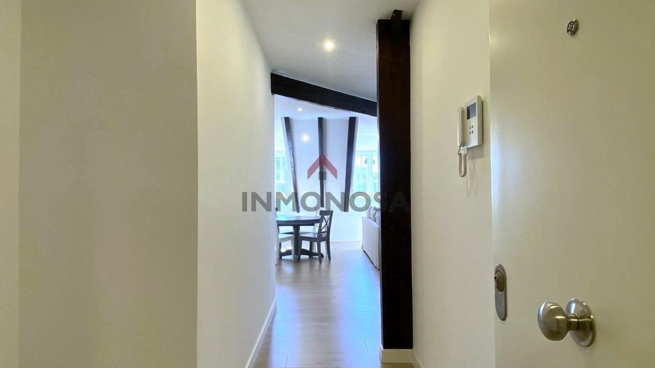 2 bedroom Penthouse for rent in Ferrol - € 950 (Ref: 9591985)