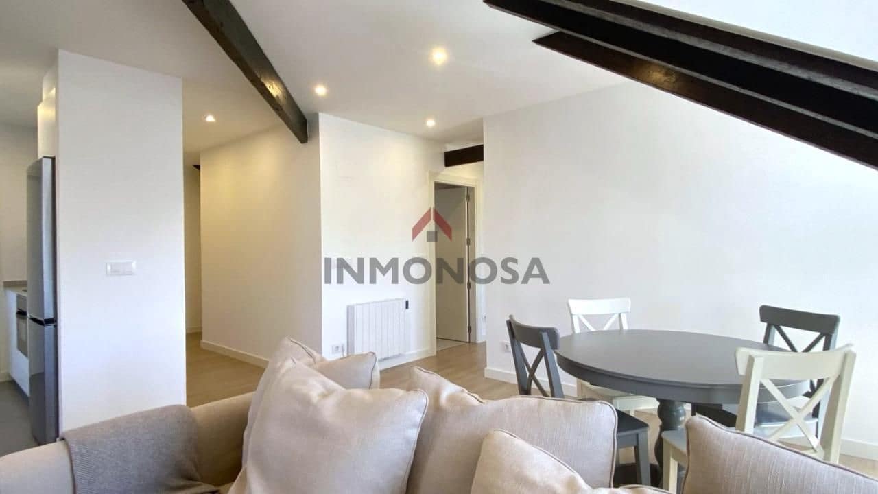 2 bedroom Penthouse for rent in Ferrol - € 950 (Ref: 9591985)