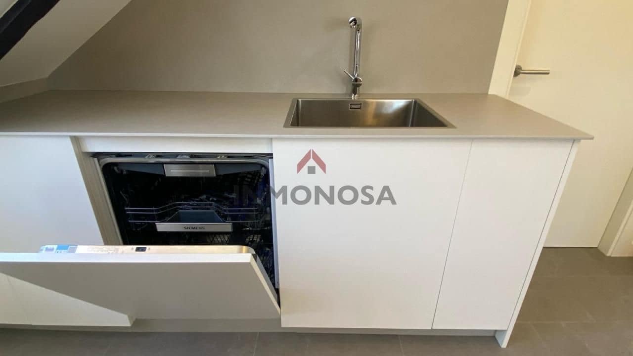 2 bedroom Penthouse for rent in Ferrol - € 950 (Ref: 9591985)