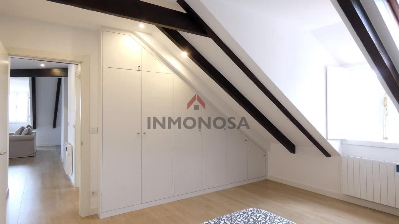 2 bedroom Penthouse for rent in Ferrol - € 950 (Ref: 9591985)