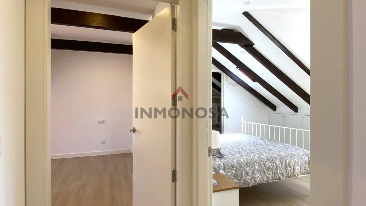 2 bedroom Penthouse for rent in Ferrol - € 950 (Ref: 9591985)