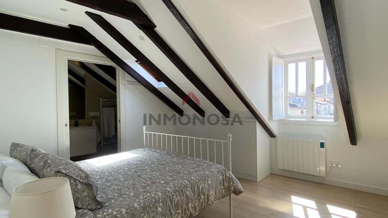 2 bedroom Penthouse for rent in Ferrol - € 950 (Ref: 9591985)