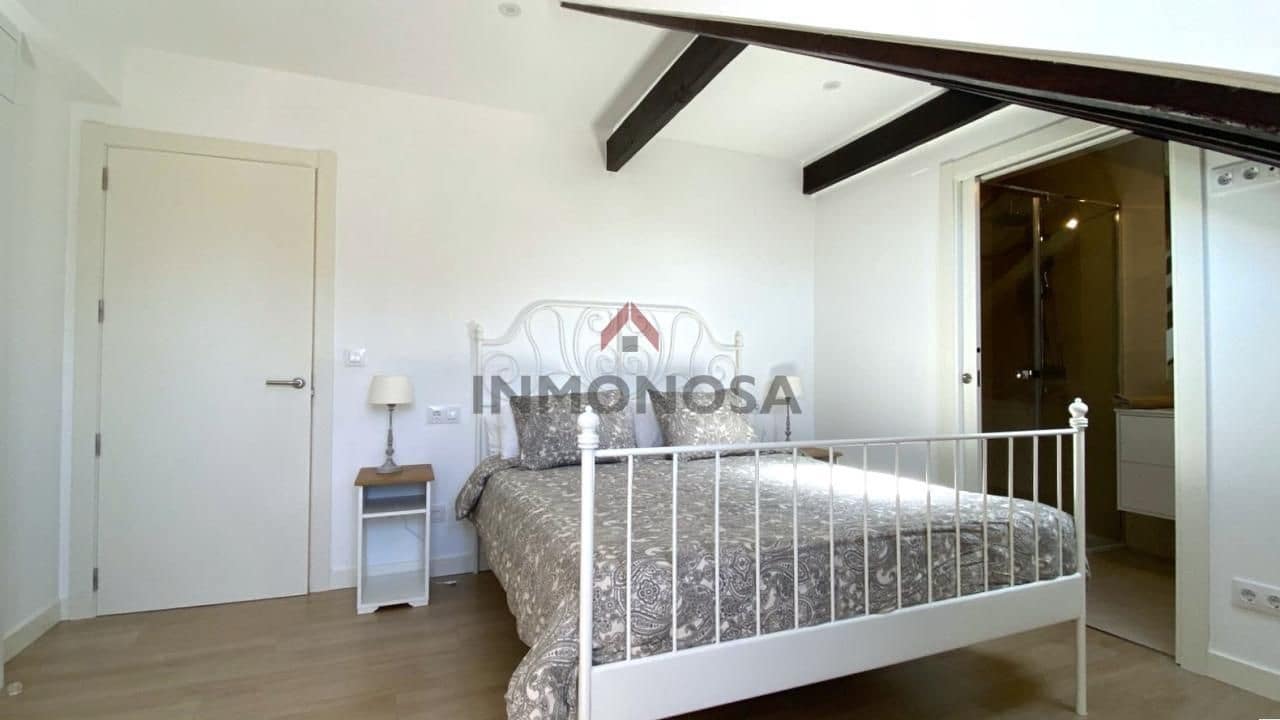 2 bedroom Penthouse for rent in Ferrol - € 950 (Ref: 9591985)