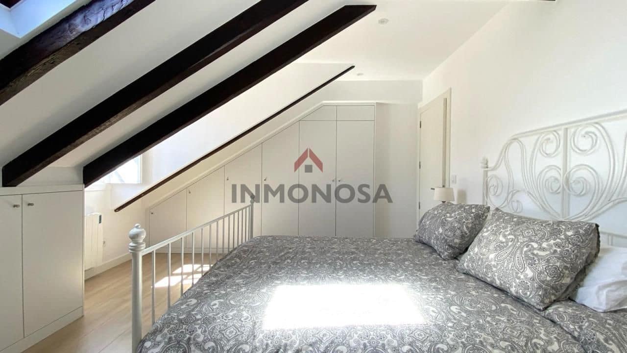 2 bedroom Penthouse for rent in Ferrol - € 950 (Ref: 9591985)