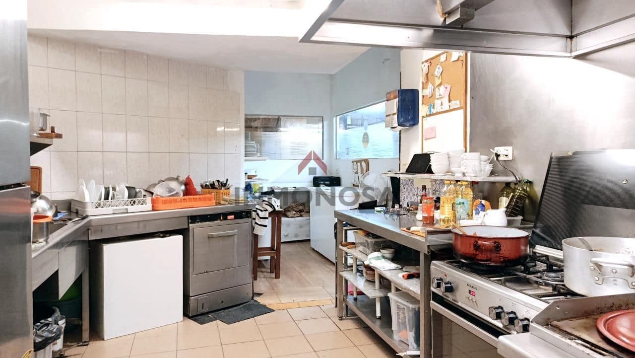 Commercial for sale in Ferrol - € 105,000 (Ref: 9591986)