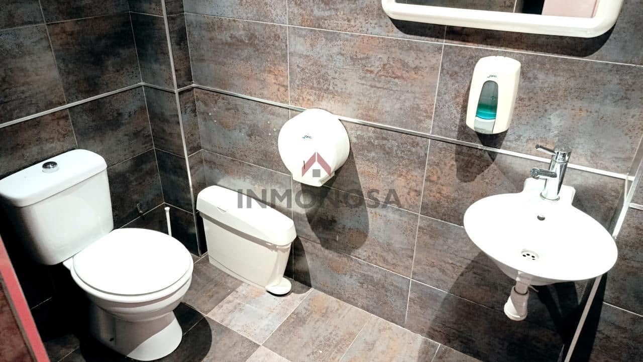 Commercial for sale in Ferrol - € 105,000 (Ref: 9591986)