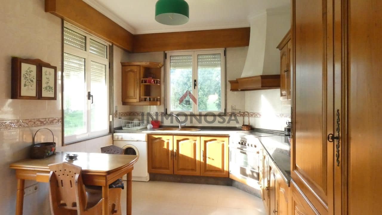 8 makuuhuone Maalaistalo myytävänä paikassa Ferrol mukana 
autotalli - 250 000 € (Ref: 9591992)