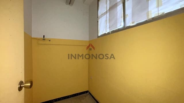 Kaupallinen vuokrattavana paikassa Ferrol - 200 € (Ref: 9591993)