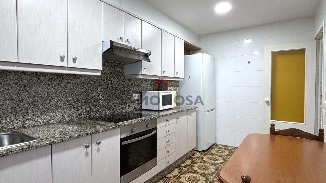 2 Zimmer Wohnung zu vermieten in Ferrol - 600 € (Ref: 9591994)