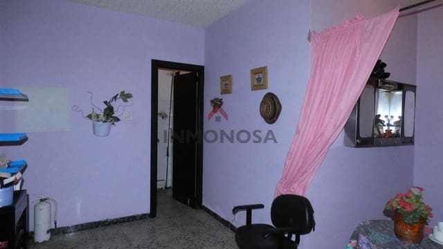 Kaupallinen myytävänä paikassa Ferrol - 24 000 € (Ref: 9591995)