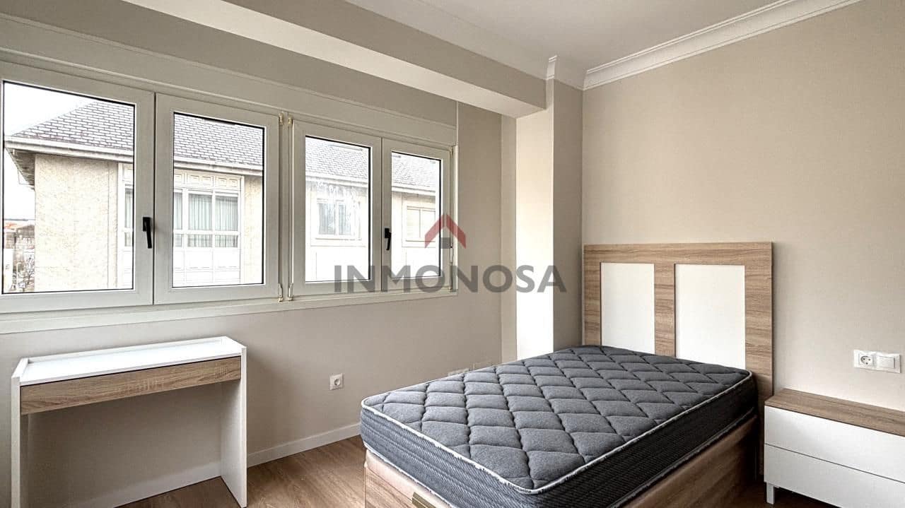 5 bedroom Flat for rent in Ferrol - € 1,250 (Ref: 9591997)