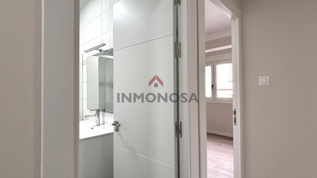 5 bedroom Flat for rent in Ferrol - € 1,250 (Ref: 9591997)