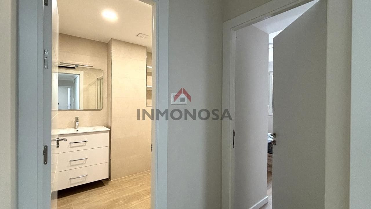 5 bedroom Flat for rent in Ferrol - € 1,250 (Ref: 9591997)