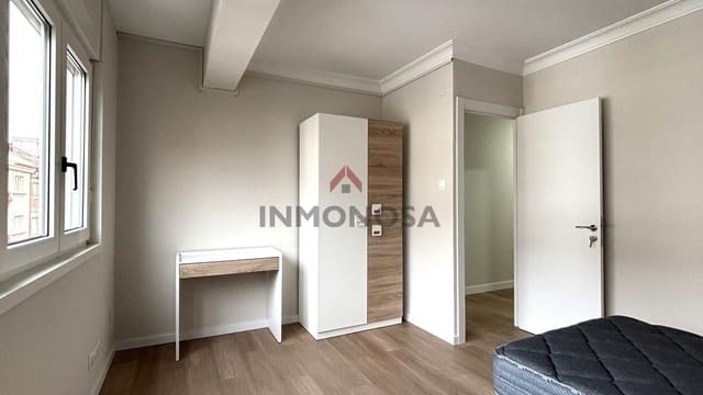 5 bedroom Flat for rent in Ferrol - € 1,250 (Ref: 9591997)