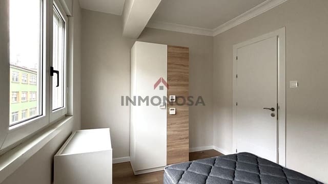 5 bedroom Flat for rent in Ferrol - € 1,250 (Ref: 9591997)