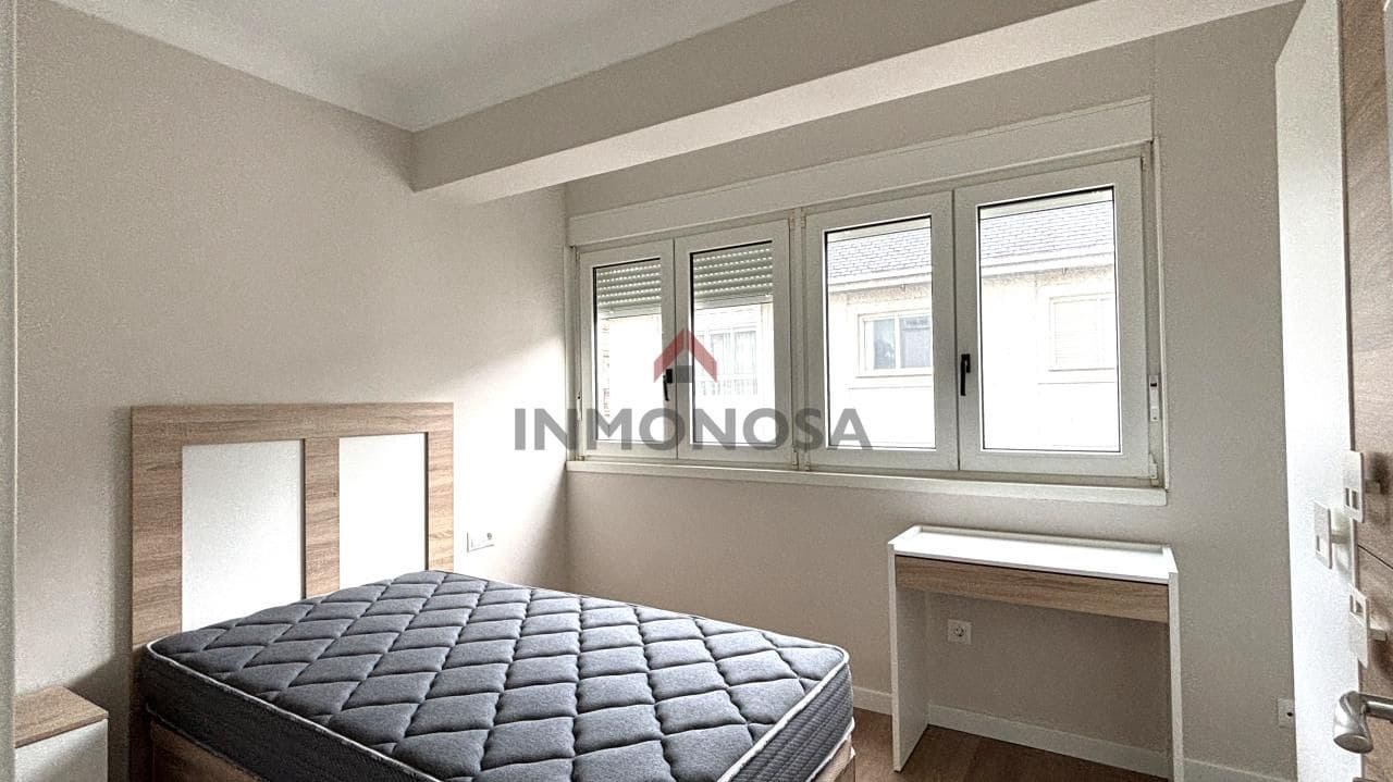 5 bedroom Flat for rent in Ferrol - € 1,250 (Ref: 9591997)