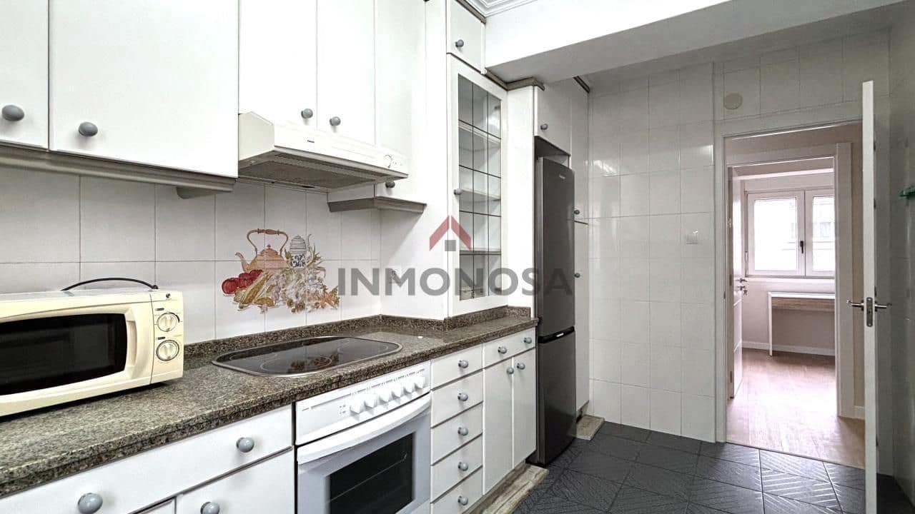 5 bedroom Flat for rent in Ferrol - € 1,250 (Ref: 9591997)