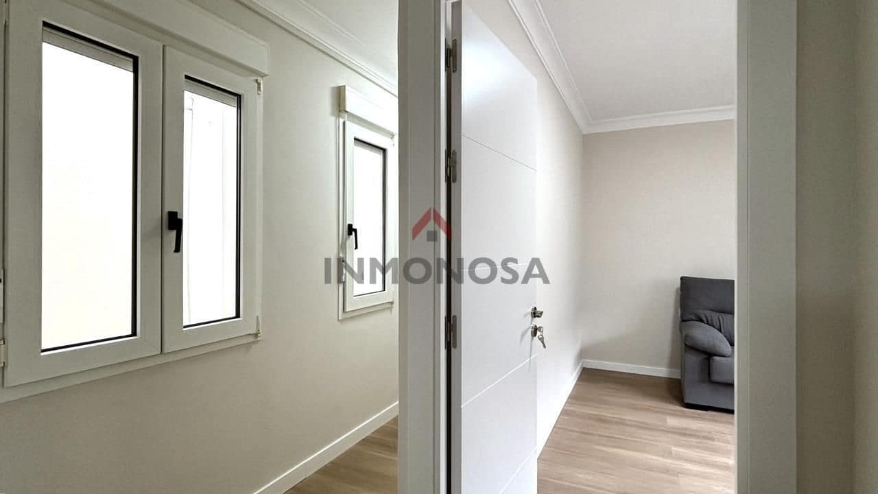 5 bedroom Flat for rent in Ferrol - € 1,250 (Ref: 9591997)