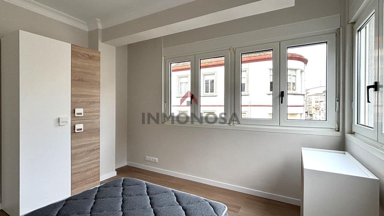 5 bedroom Flat for rent in Ferrol - € 1,250 (Ref: 9591997)