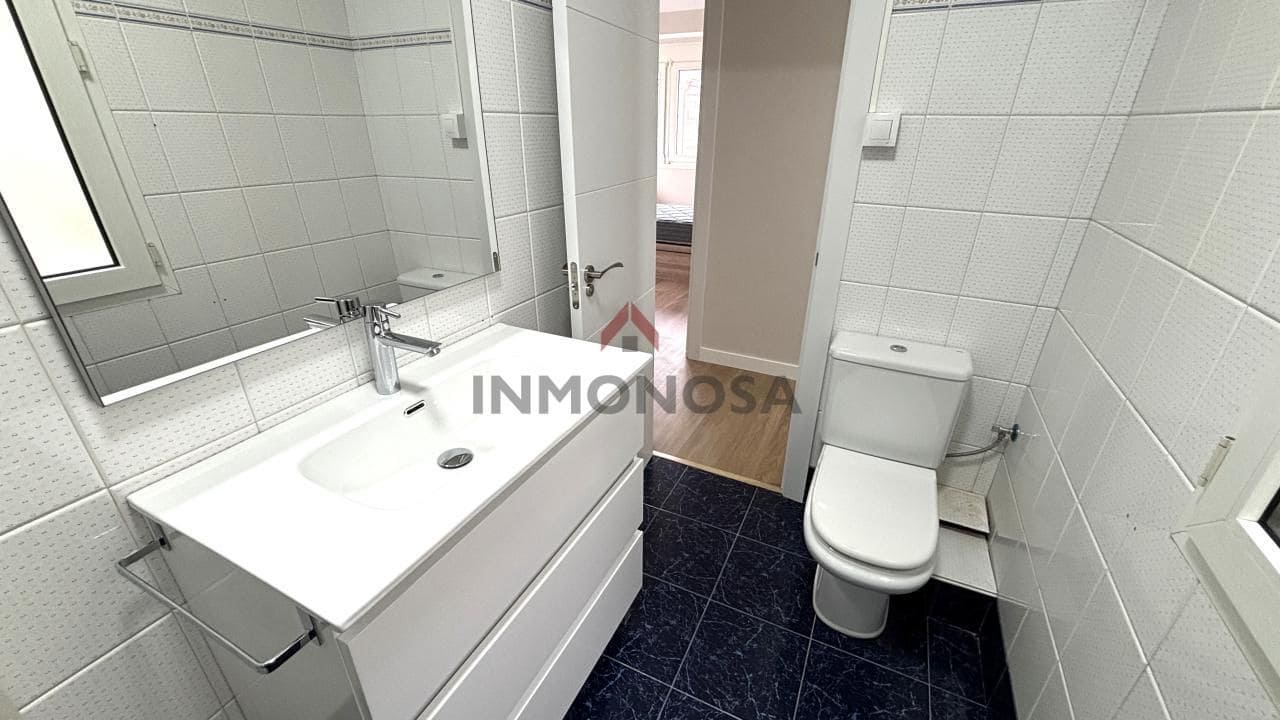 5 bedroom Flat for rent in Ferrol - € 1,250 (Ref: 9591997)