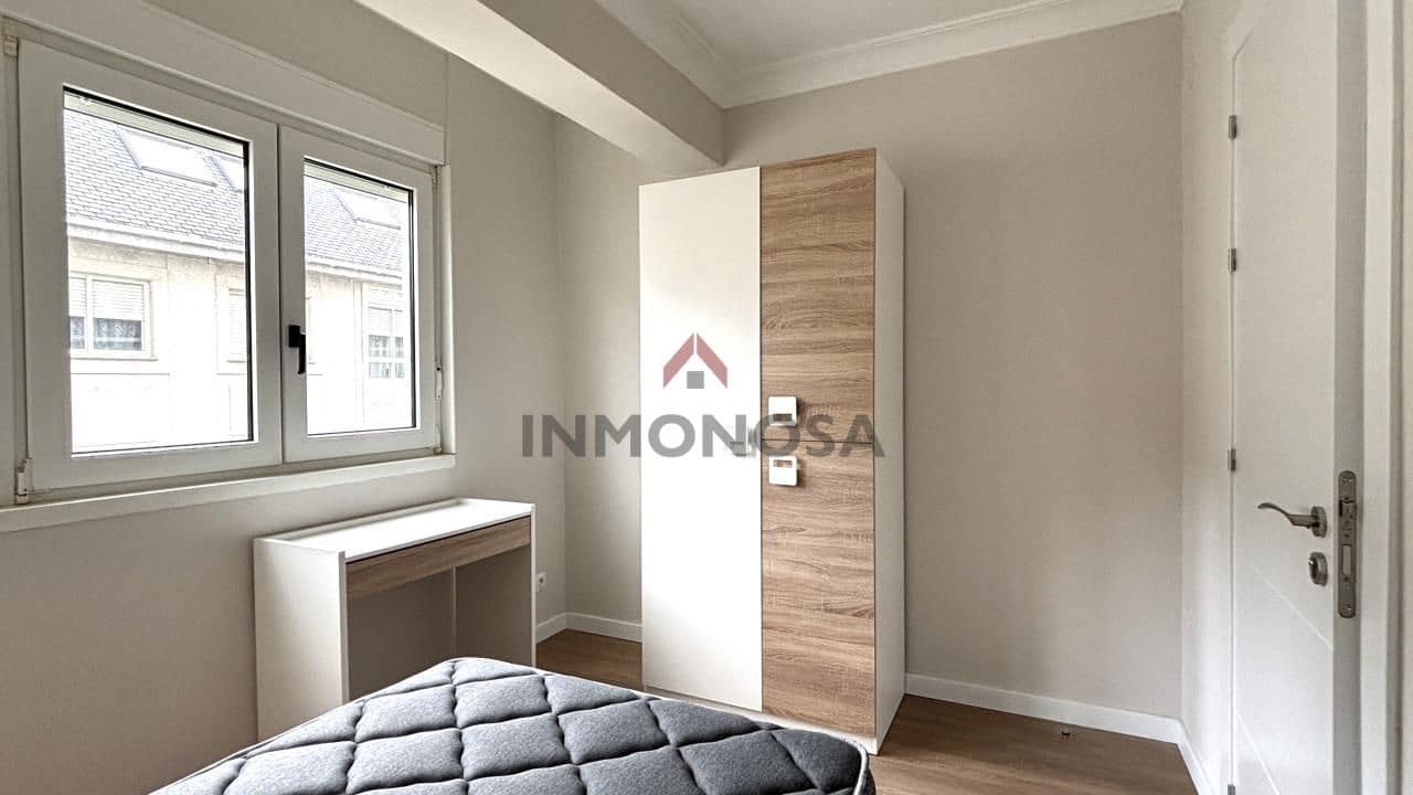 5 bedroom Flat for rent in Ferrol - € 1,250 (Ref: 9591997)